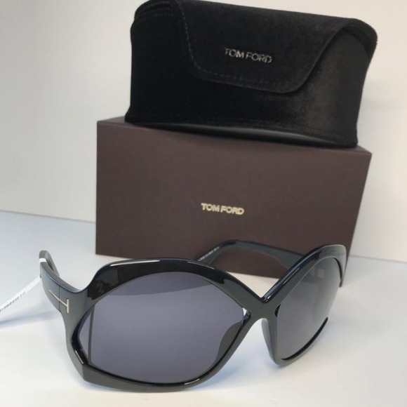 Tom Ford Accessories - 💯Original TOM FORD Cheyenne FT0903/S 01AThis square Tom Ford sunglass